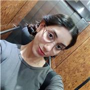 Profesora de inglés con B2 con experiencia enseñando a una niña de 13 años ayudándola no solo a aprobar sino mejorar sus notas.